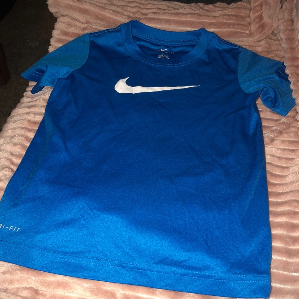 Nike tee